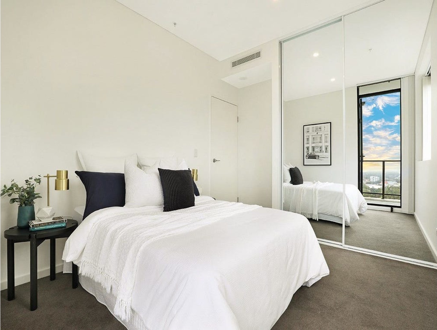 373 CROWN ST WOLLONGONG